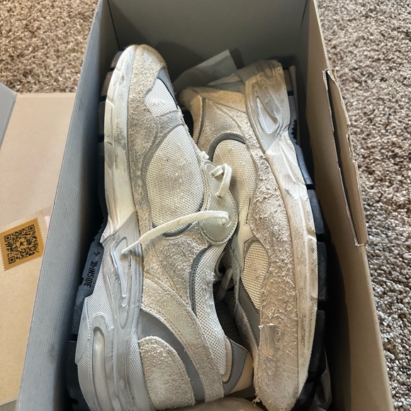 Men's Golden Goose size 14 sneakers - Picture 2 of 2